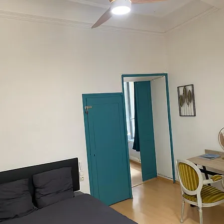 2 Pieces Haussmannien דירה *